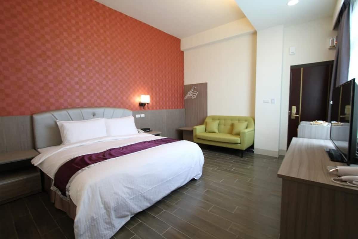 Standard Double Room, 1 Double Bed | Desk, blackout drapes, soundproofing, WiFi (free)