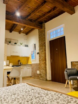 1 bedroom, soundproofing, iron/ironing board, WiFi - The Loft of Duels (ferrara)