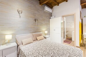 Shower, free toiletries, hair dryer, bidet - The Loft of Duels (ferrara)