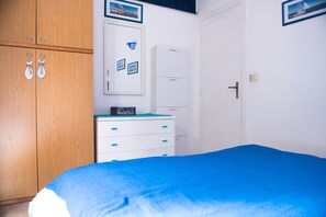 1 bedroom, iron/ironing board, bed sheets