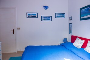 1 chambre, fer et planche Ă repasser, draps fournis