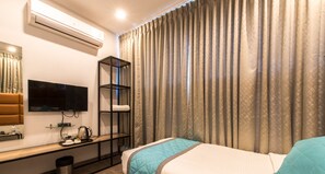 Standard Room | In-room safe, soundproofing, free WiFi, bed sheets - Caramel Hotel (Bengaluru)