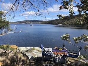 Beach nearby, kayaking, fishing - Free Spirit Pods (North Bruny)