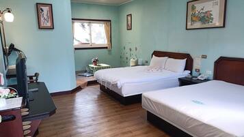 Habitación doble estándar | Escritorio, cortinas blackout, wifi gratis y ropa de cama