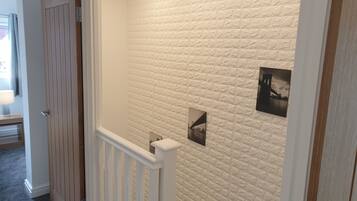3 bedrooms, soundproofing, iron/ironing board, free WiFi