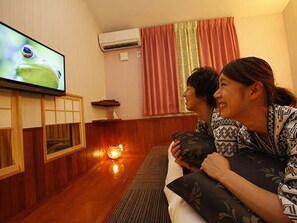 Interior - Yuyuan (Kirishima)