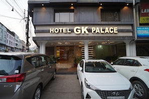 Front of property - Hotel GK Palace (Bhopal)