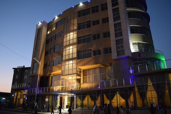 Front of property - evening/night - Beacon Hotel (Addis Ababa)