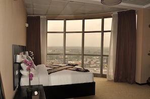 Penthouse | In-room safe, desk, laptop workspace, blackout drapes - Beacon Hotel (Addis Ababa)