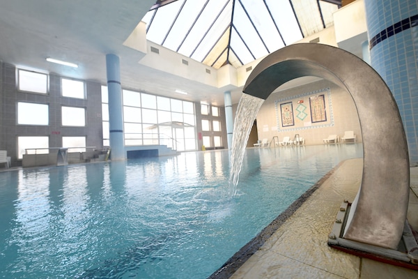 Indoor pool, outdoor pool