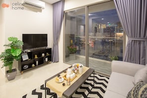 Departamento, 2 habitaciones (A1102) | Sala de estar | Televisión LCD 