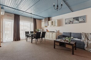 Una televisión de pantalla plana