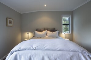 Cottage Mewah, 2 kamar tidur, pemandangan gunung | Seprai premium, selimut bulu angsa, busa memori, dan brankas