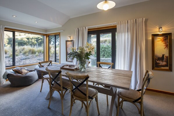 Luxury Cottage, 2 Bedrooms, Mountain View | Living area | 43-inch flat-screen TV with cable channels, TV, Netflix