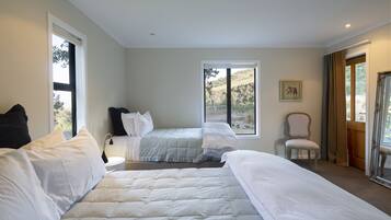 Luxury Cottage, 2 Bedrooms, Mountain View | Premium bedding, down comforters, memory foam beds, in-room safe