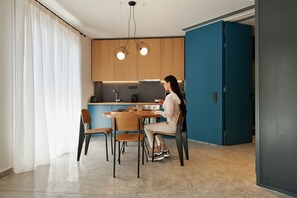 In-room dining - Syntagma Square Modern Apartments (Athens)