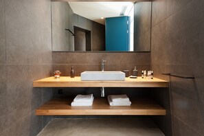 Bathroom - Syntagma Square Modern Apartments (Athens)