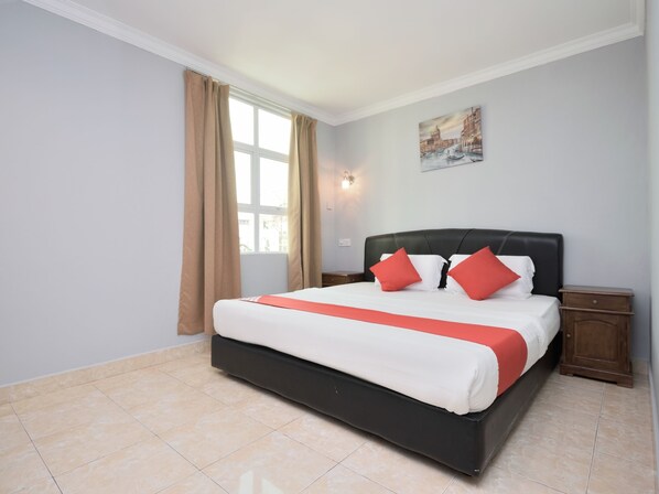 Deluxe Double Room, 1 King Bed | 1 bedroom, desk, free WiFi, bed sheets