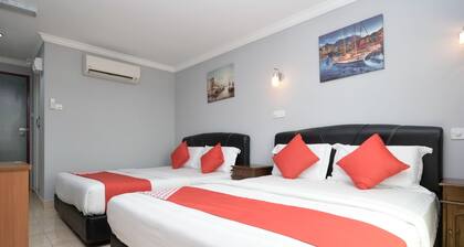 OYO 892 Hotel Grand Nadia