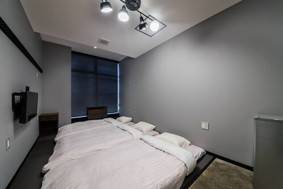 Kamar Triple Tradisional, Bebas Asap Rokok, kamar mandi umum (Japanese Style) | Seprai premium, Wi-Fi gratis, dan seprai linen