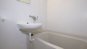 浴槽、バスアメニティ (無料)、タオル