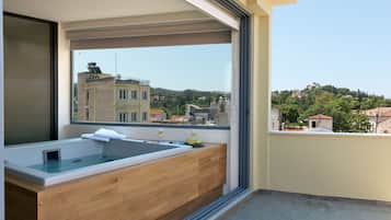 Apartemen Deluks | Jet tub