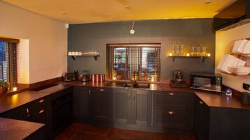 Luxury Apartment, Multiple Beds (Beach View) | Private kitchen | Fridge, microwave, oven, stovetop