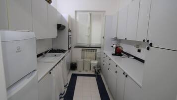 Réfrigérateur, four, lave-vaisselle