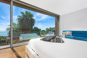 4 bedrooms, iron/ironing board, free WiFi