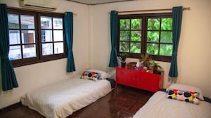 Unclassified image, 3 of 14, button - guesthouse ippun (Bangkok)