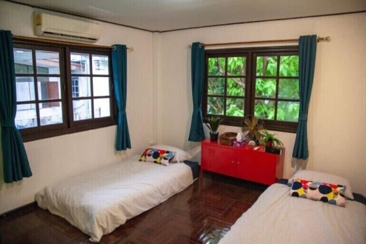Standard Twin Room | Free WiFi, bed sheets