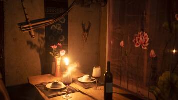 Breakfast, lunch, dinner served; local and international cuisine