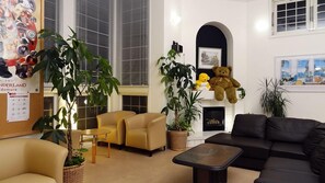 Lobby-Lounge
