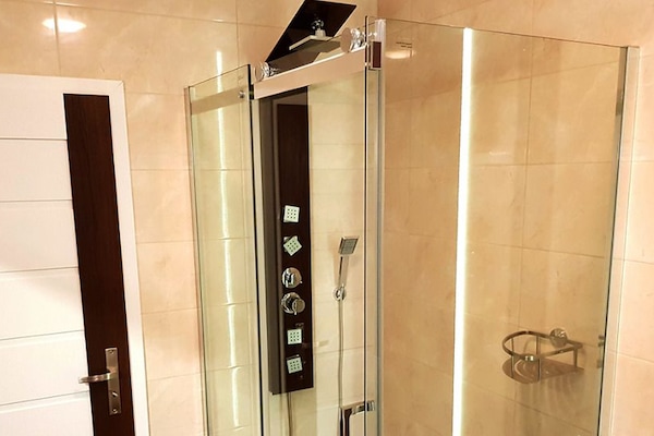 Apartment (Perlenapartment - incl.cleaning fee) | Bathroom | Hair dryer, towels, soap, shampoo