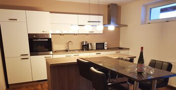 Apartment (Perlenapartment - incl.cleaning fee) | Eigene Küche | Wasserkocher mit Kaffee-/Teezubehör, großer Kühlschrank, Mikrowelle