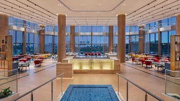 Frukostbuffé varje dag (AED 130 per person)
