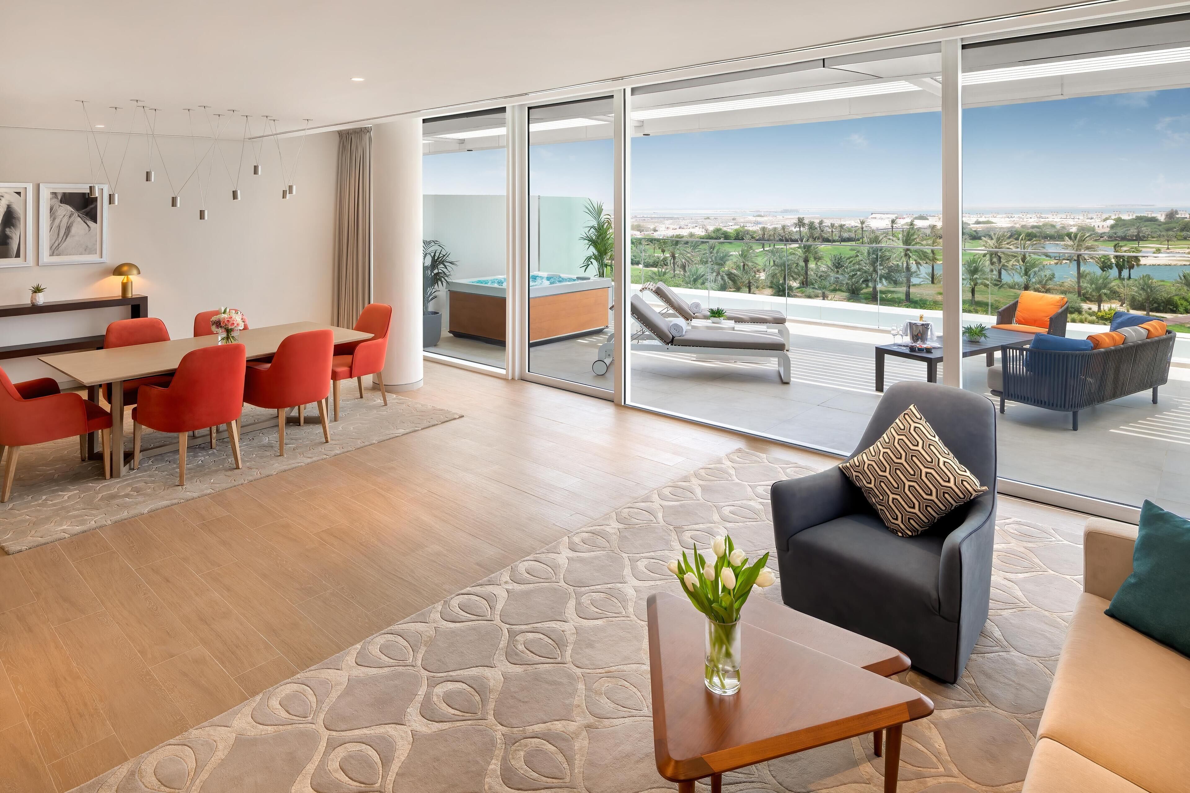 Two Bedroom Outdoor Jacuzzi Suite with Access to Lounge, 3 Pools & Mall Shuttle