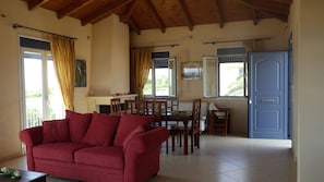 Villa, 3 Schlafzimmer, Poolzugang | Essbereich im Zimmer