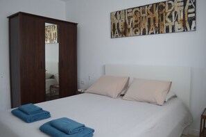 Chambre Double, salle de bains commune