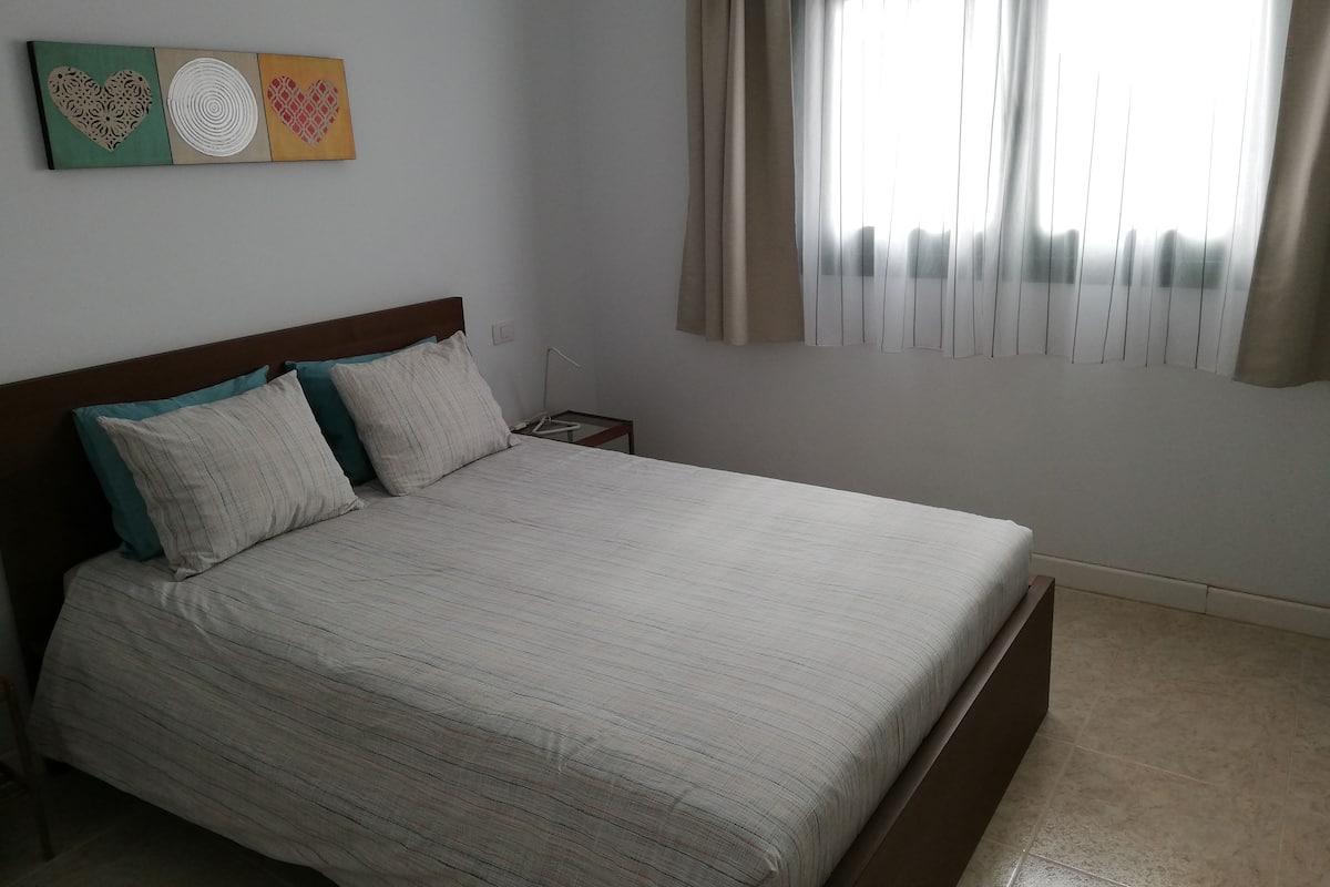 Double Room, Private Bathroom (II) | WiFi (free), bed sheets