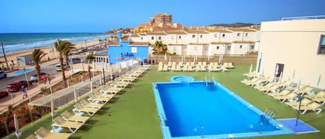 Piscina a l'aire lliure