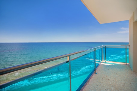 Property grounds. Hotel Servigroup Koral Beach