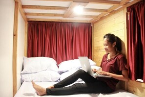 Free WiFi, bed sheets - 8th Street Hostel (Cebu City)