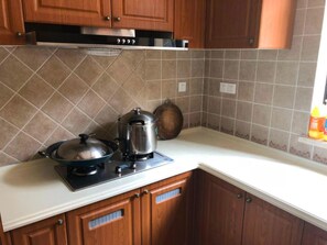 Villa | Eigene Küche | Kühlschrank, Mikrowelle, Herdplatte, Wasserkocher