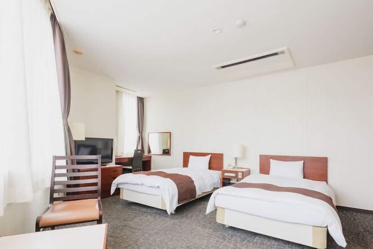 1 bedroom, in-room safe