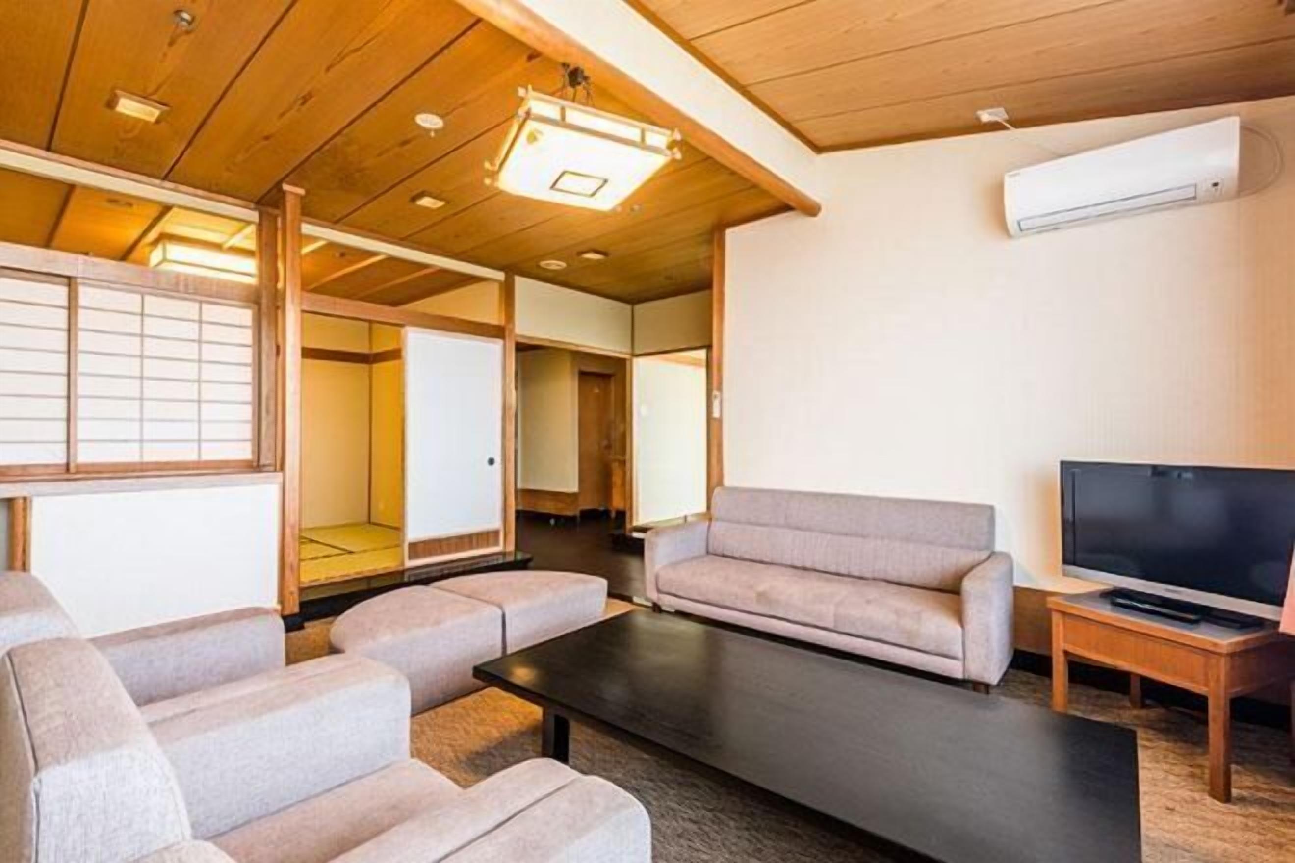 Living area | 32-inch LCD TV with digital channels, TV