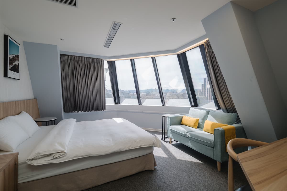 Doppia Deluxe, vista città | Biancheria da letto di alta qualità, copriletto in piuma
