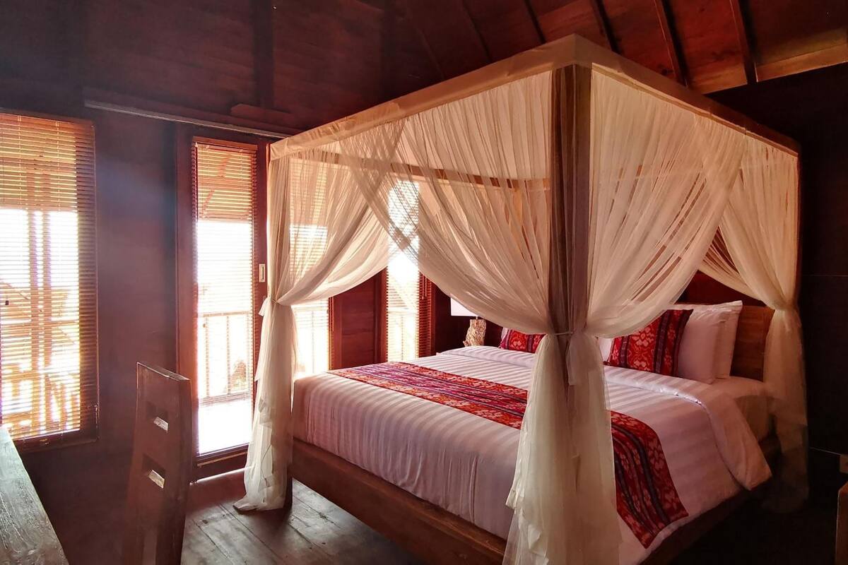 minibar, in-room safe, desk, free wifi