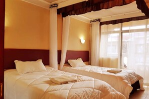 In-room safe, desk, bed sheets