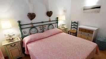 1 bedroom, cots/infant beds, free WiFi, bed sheets